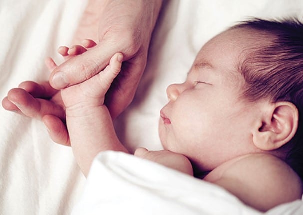 Yenidoğan Bebeğinizi İlk Kez Kucağınıza Aldığınızda Hissedeceğiniz Duygular